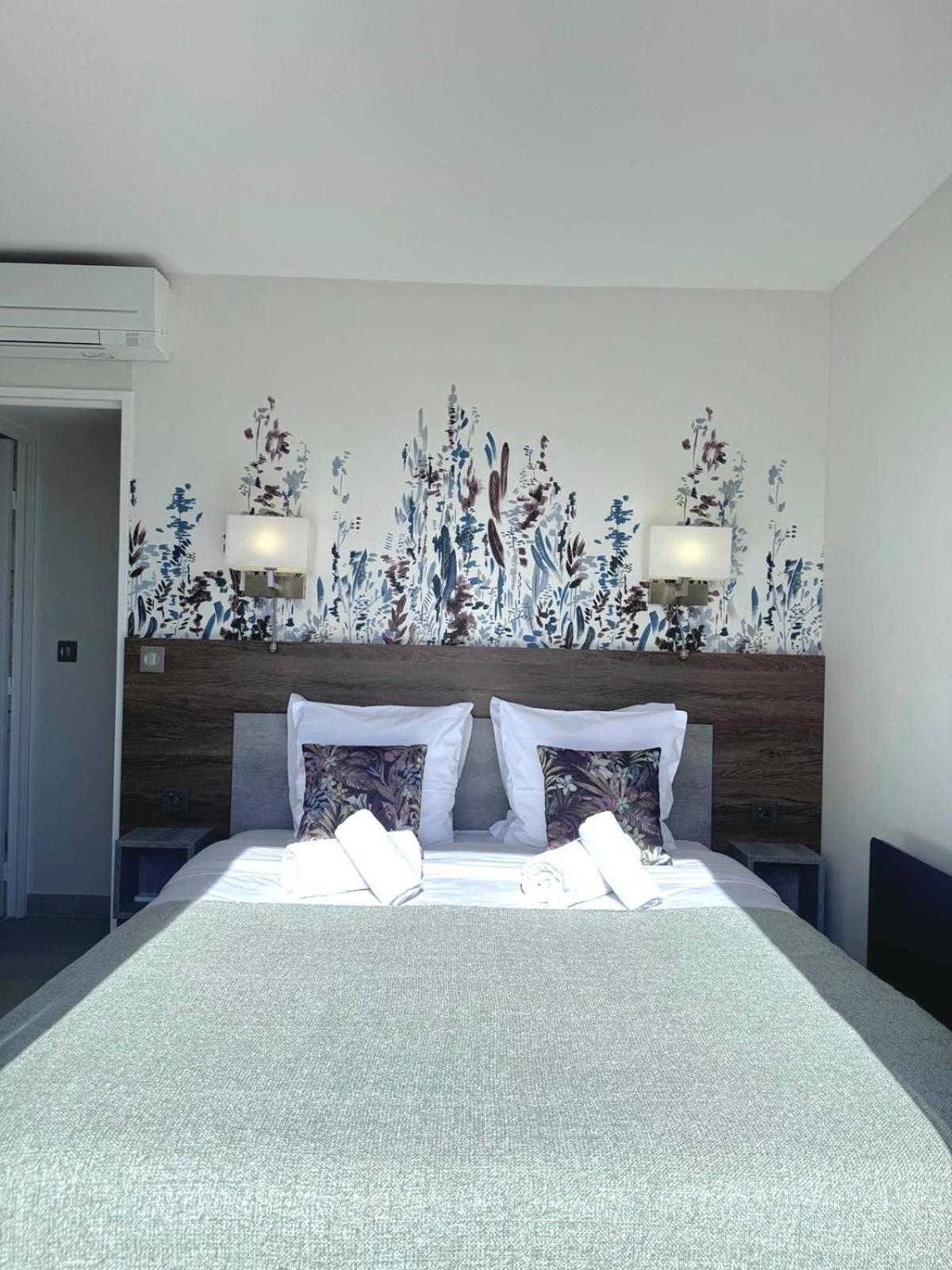 Penthouse Vue Mer Avec Rooftop,Jacuzzi,Et Parking Prive Antibes Buitenkant foto