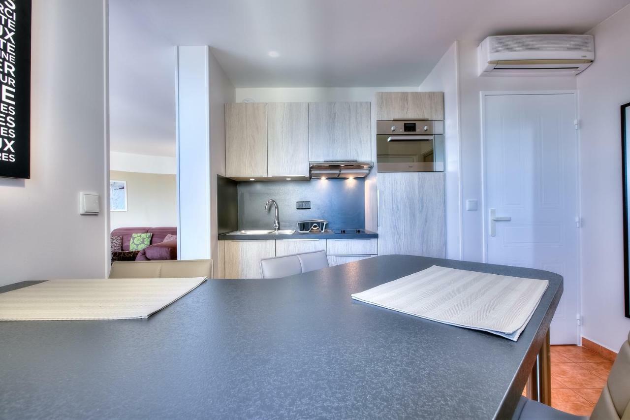 Penthouse Vue Mer Avec Rooftop,Jacuzzi,Et Parking Prive Antibes Buitenkant foto